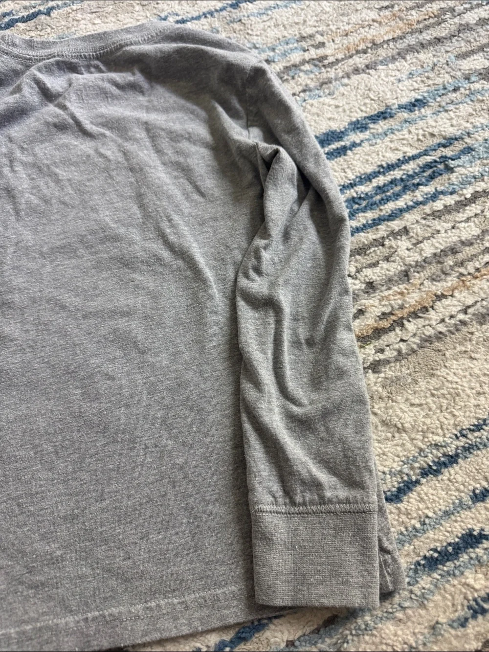Tommy Bahama long sleeve grey hiking bear t-shirt size 5/6